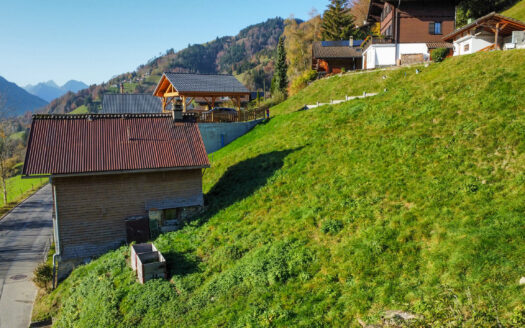 CERNIAT – Terrain de 600m2 avec permis de construire en force !