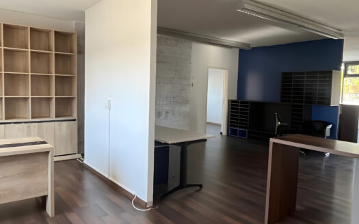 Bösingen – Spacieux local commercial à louer