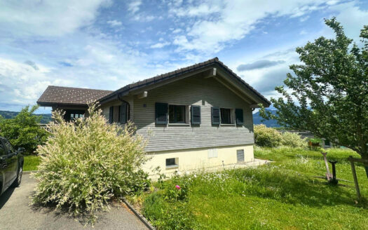 Schöne Villa in einer ruhigen Gegend im Grünen gelegen