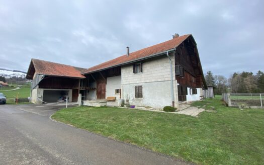 Ferme historique à deux pas du lac à louer pour 6 mois